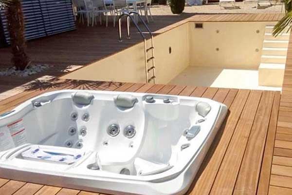 DKS Pool mit Whirlpool