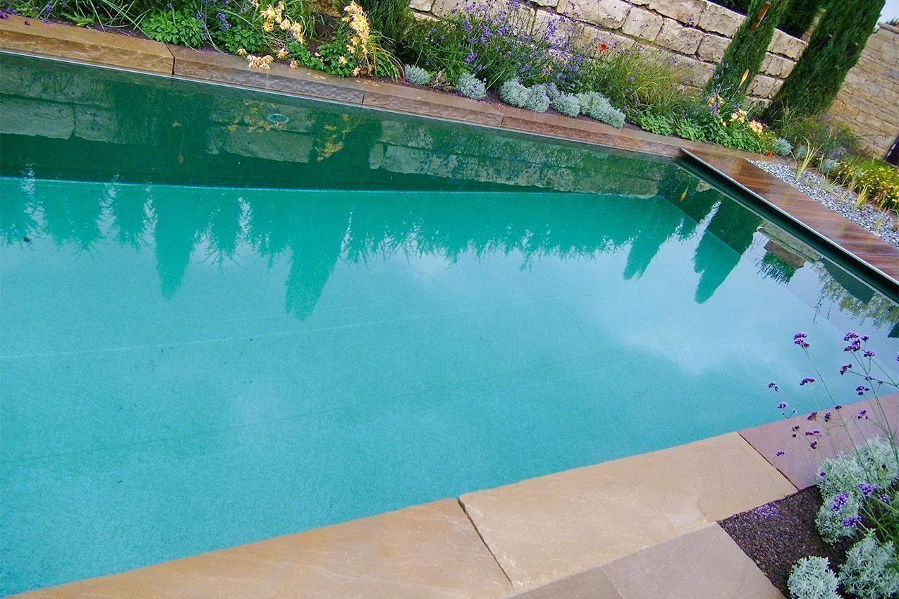 Ein mediterraner Pool Perl von DKS